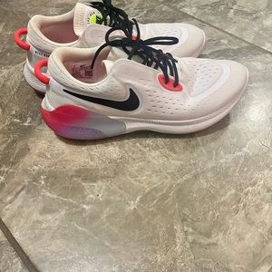 Woman’s Nike Joyride